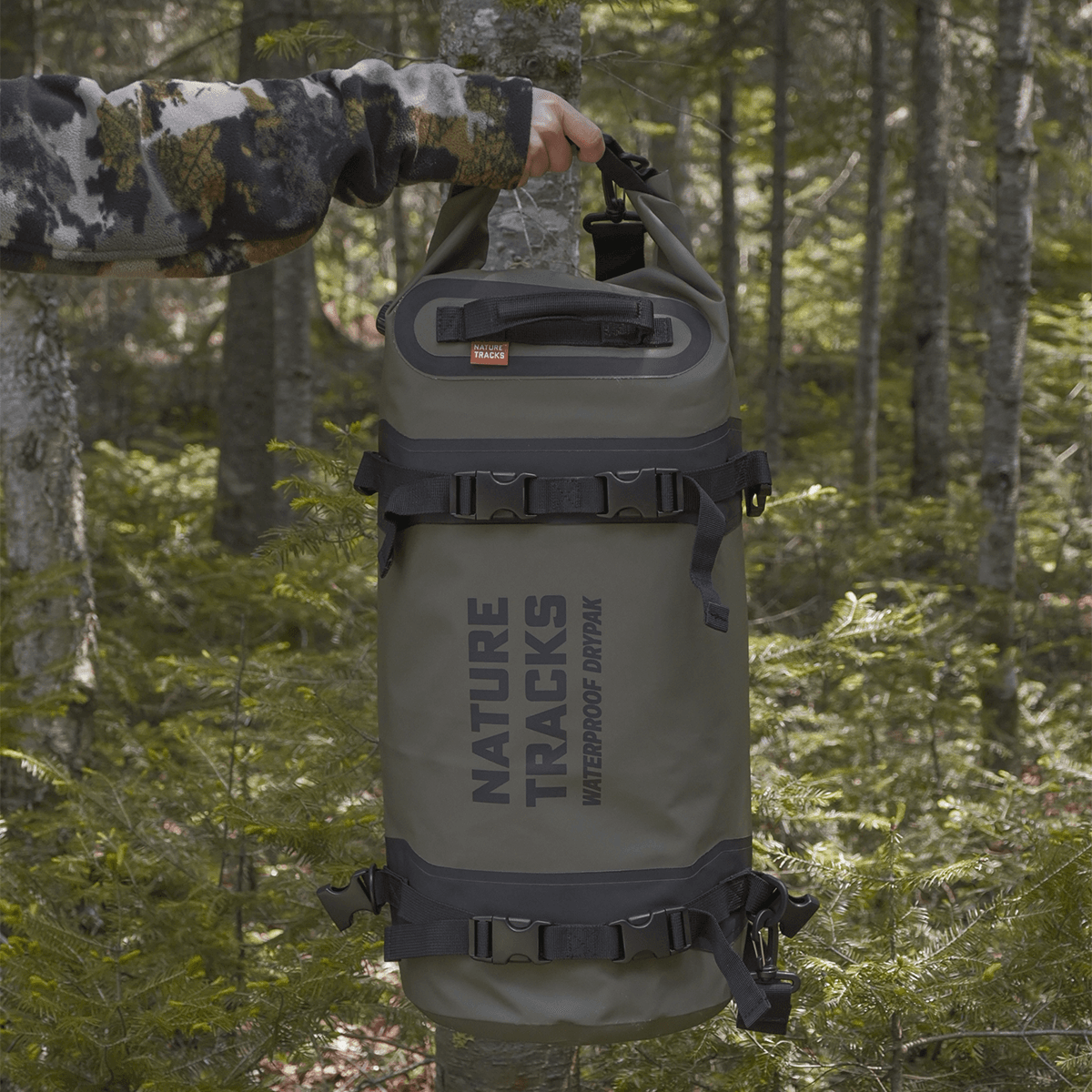 "Peak Series 25L Expedition Drypak Bag in green – front view"